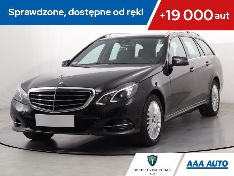 Mercedes-Benz Klasa E E 200 CDI, Automat, Navi, Klimatronic, Tempomat, Parktronic,