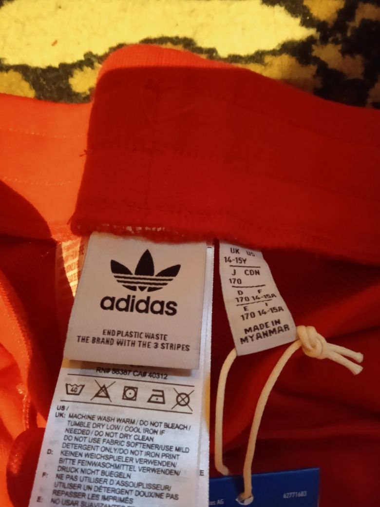 Czerwone dresy adidas orginals track pants rozmiar S