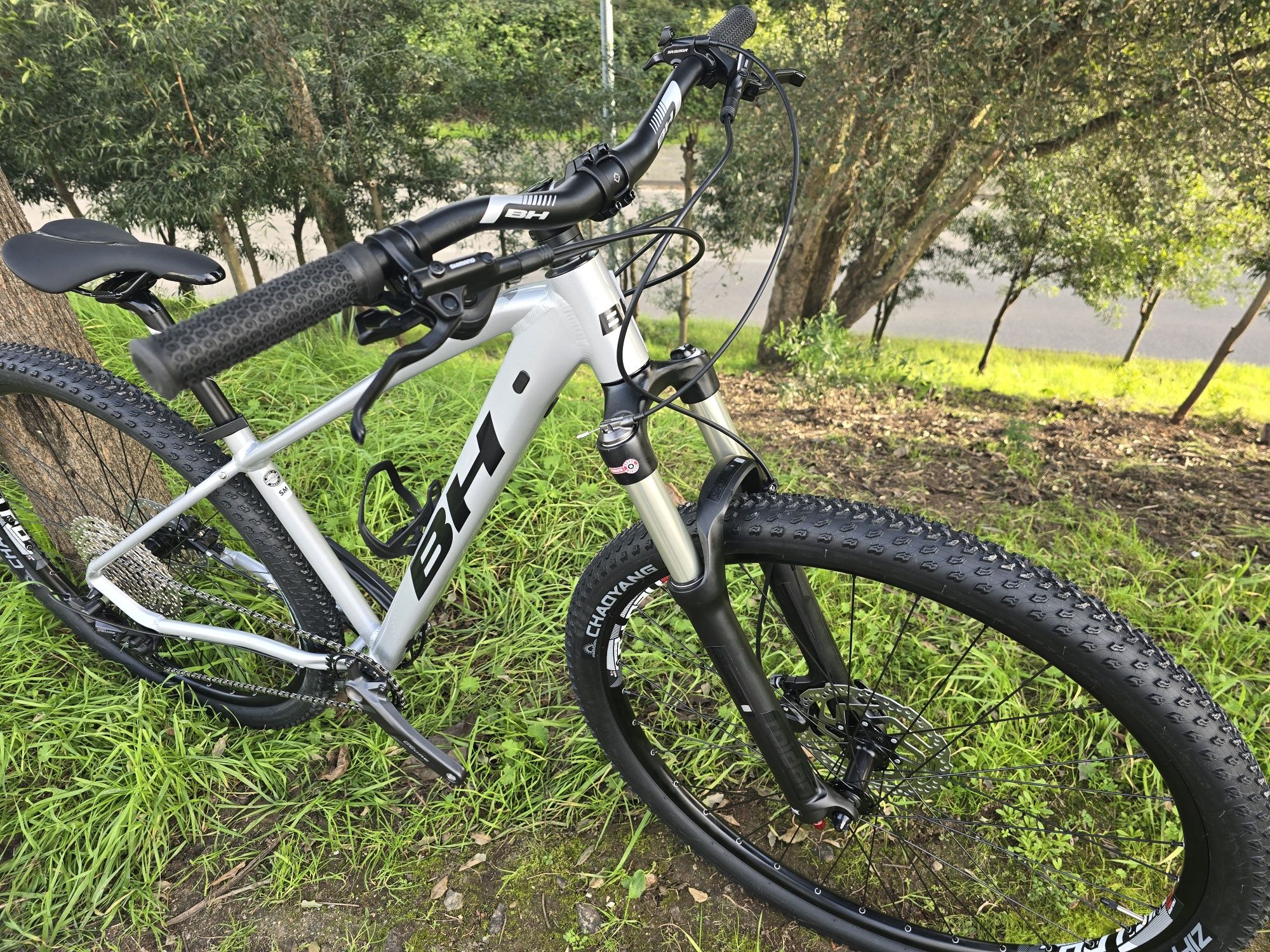 Btt 29 s nova 11x1v com suspensao a ar