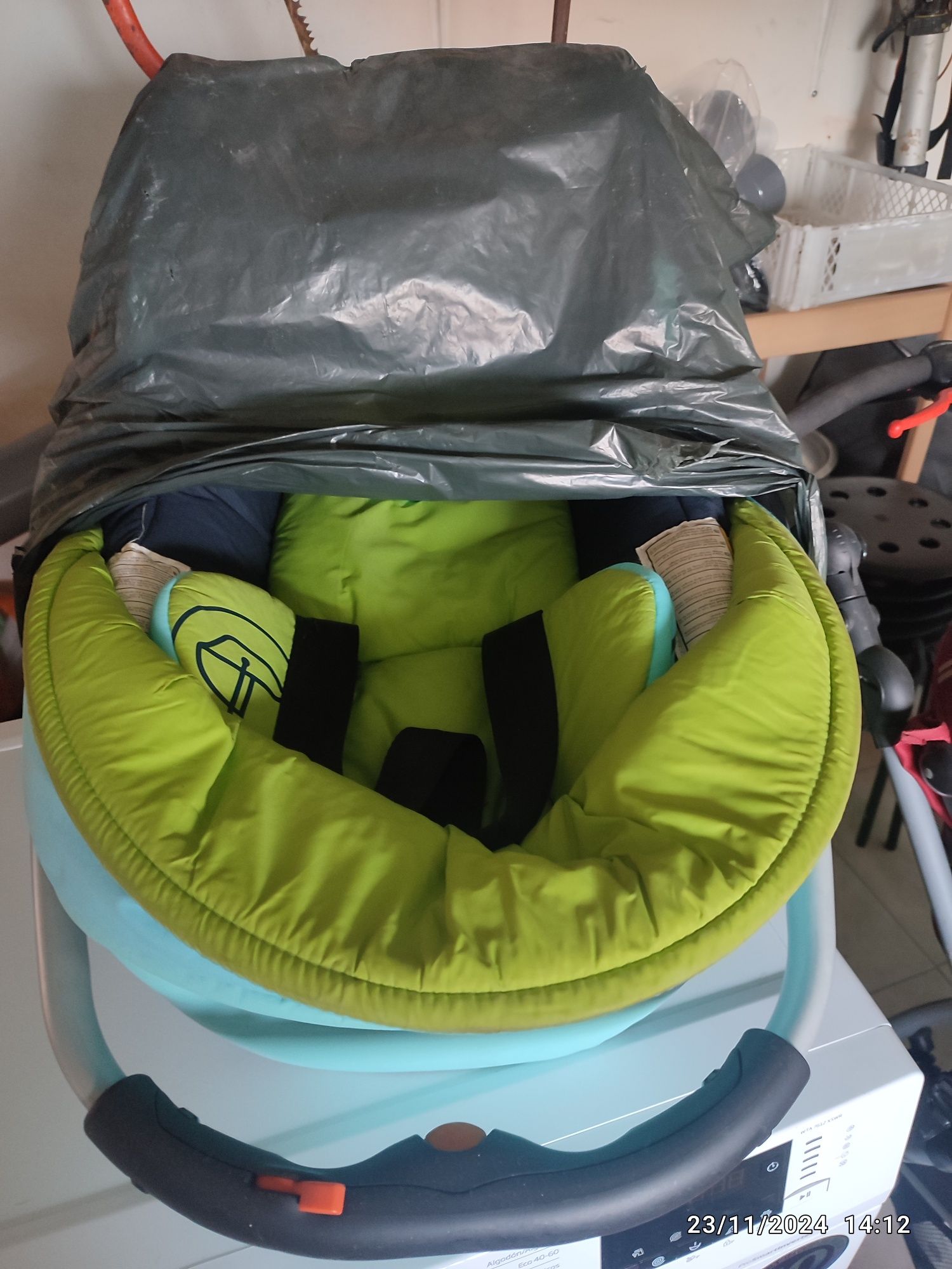 Carrinho de transporte de bebé