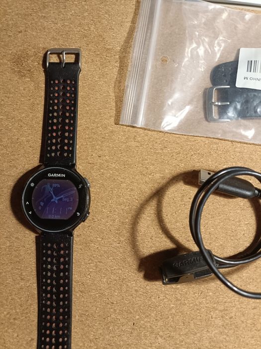 Garmin Forerunner® 235