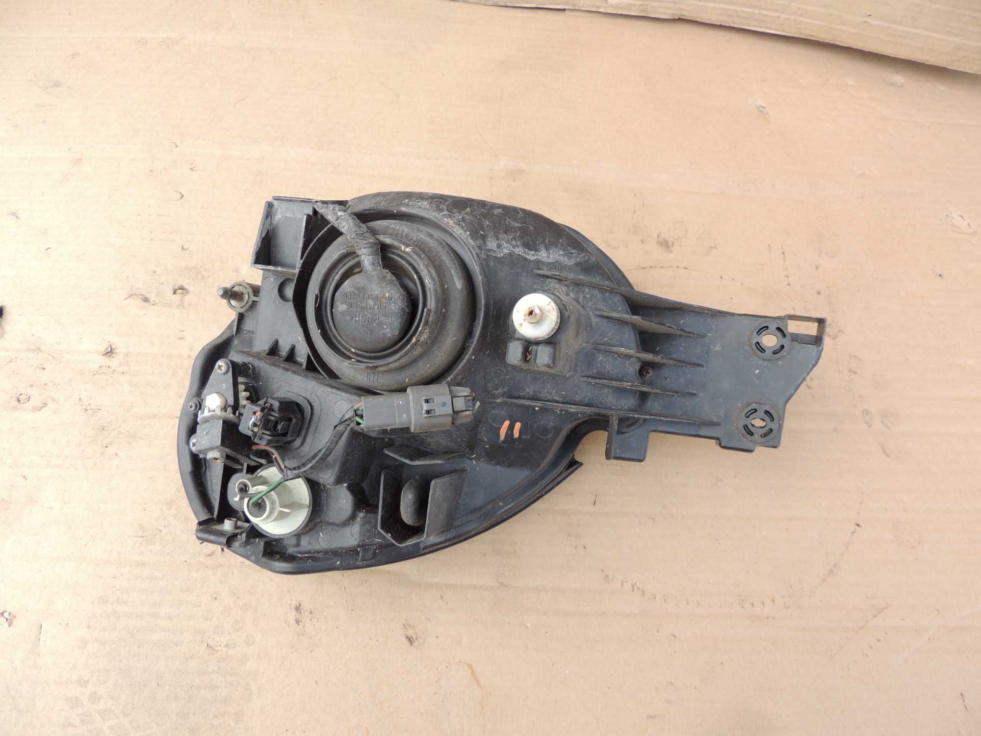 Lampa przednia prawa europejska Subaru Impreza GD 00,01,02,03 eu