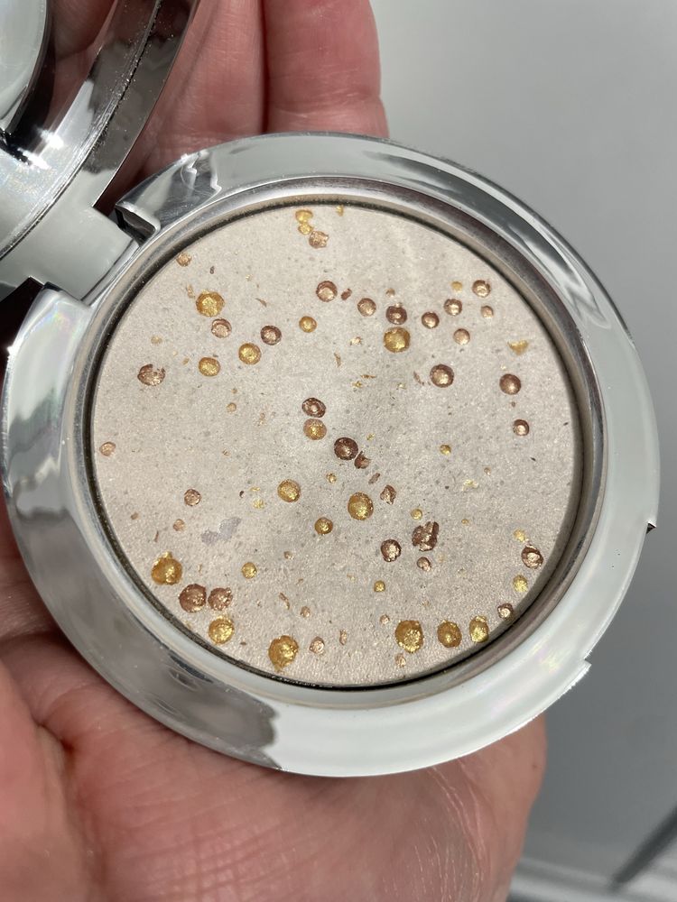 Swederm gemstone highlighter rozświetlacz