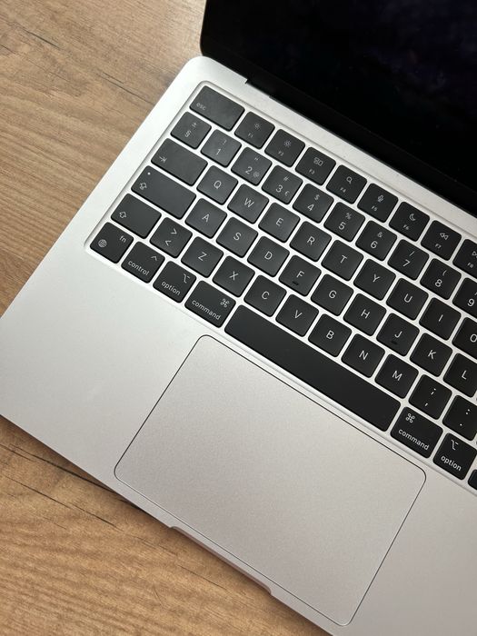 MacBook Air Model A2681