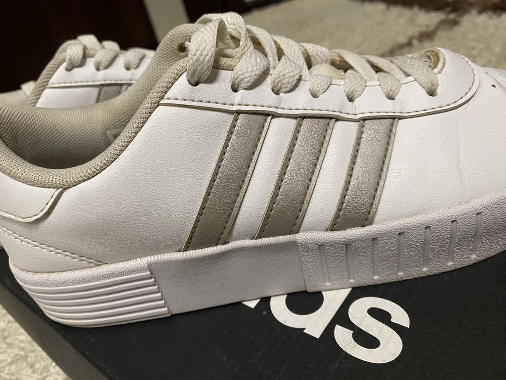 Кросівки adidas