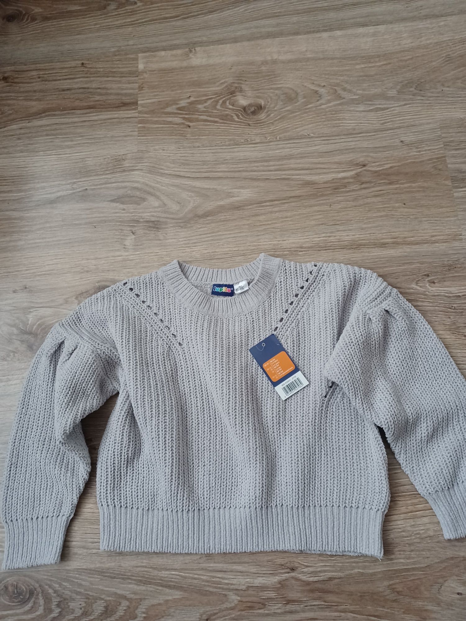 Nowy sweter dziecię rozmiar 98/104