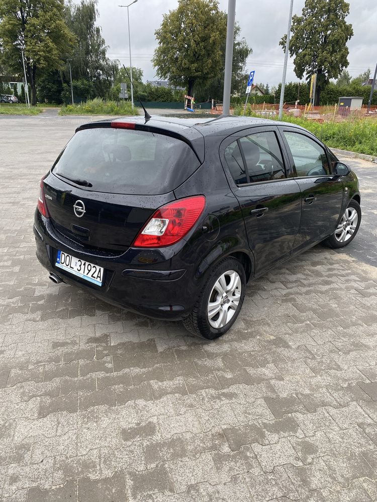 Opel Corsa 1,4 16V Enjoy 2011