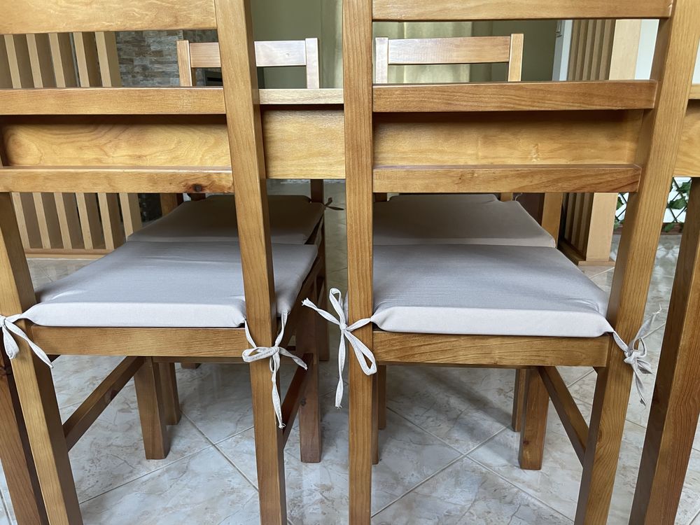 Conjunto mesa e 4 cadeiras