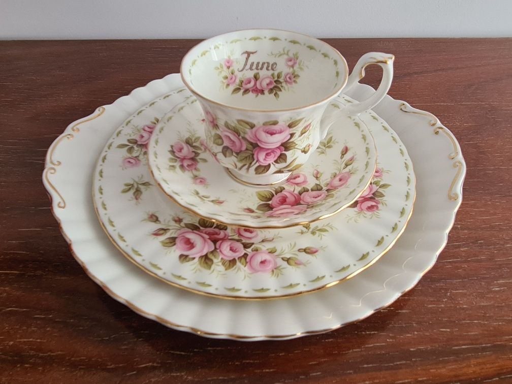 Chávenas e Pratos Royal Albert