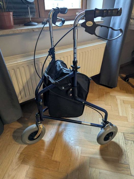 Chodzik rehabilitacyjny trójkołowy balkonik podpórka z torbą