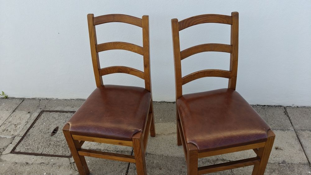 Cadeiras de madeira maciça