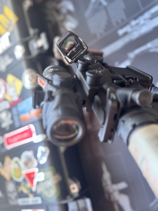 Кутовий приціл Strike Industries і MEPROLIGHT