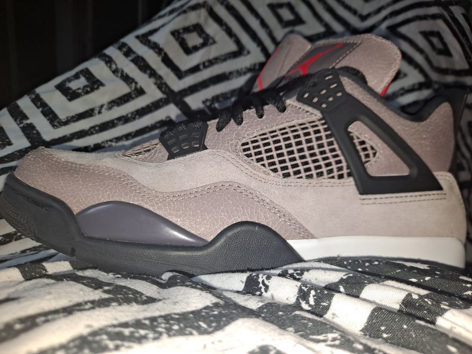 Jordan 4 retro taupe haze