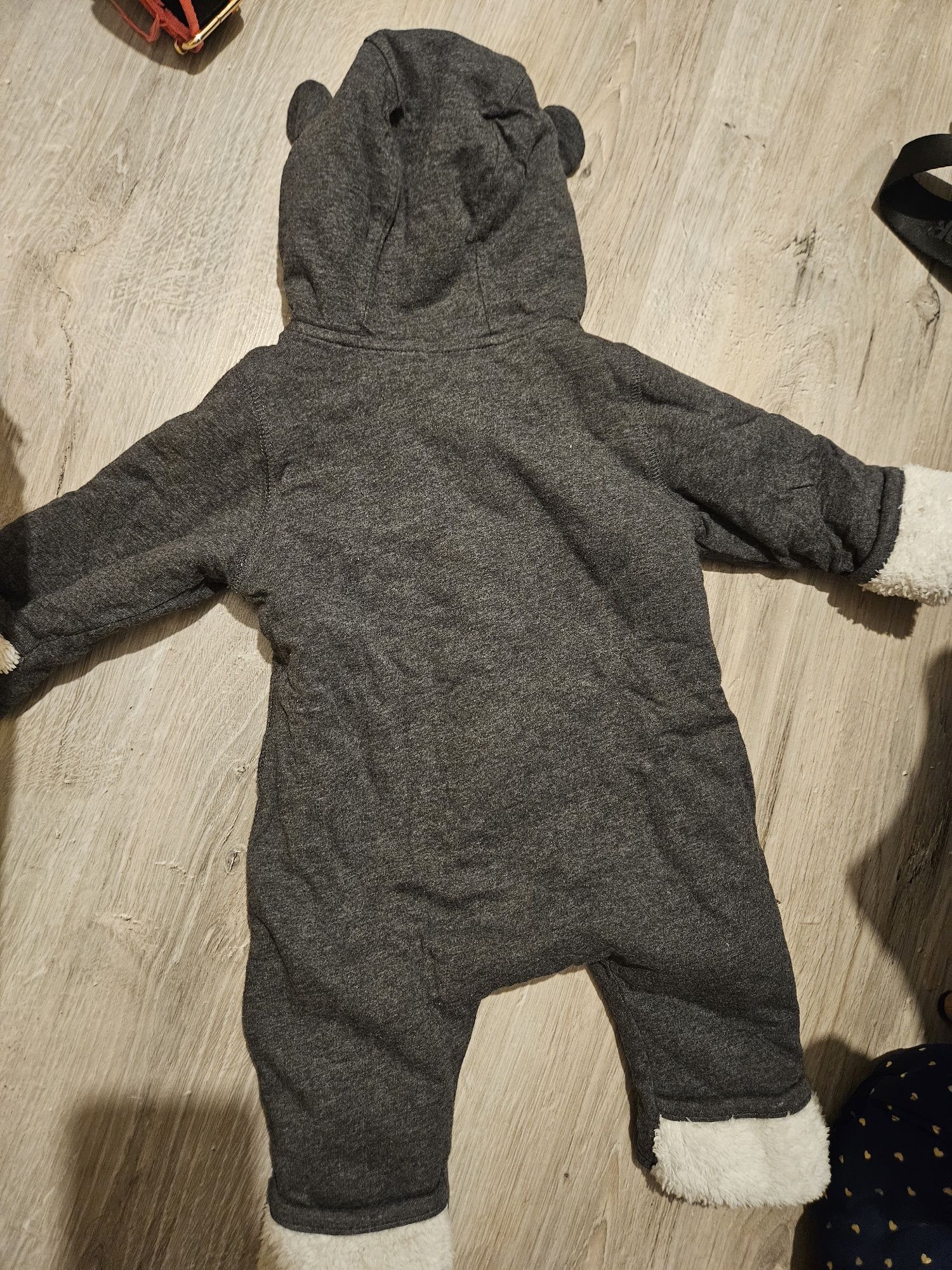 Chłopięcy kombinezon H&M.  Rozmiar 62