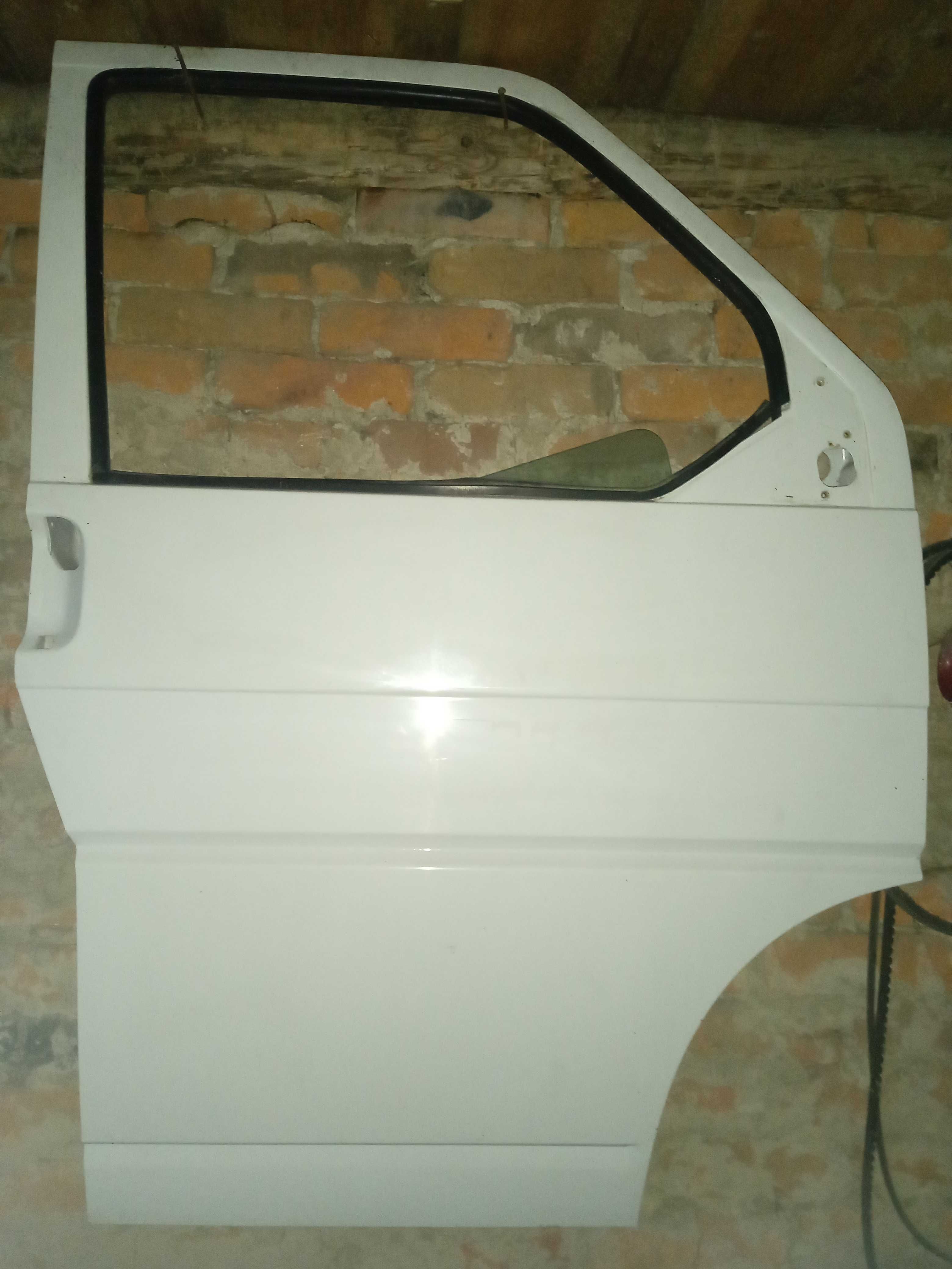 Двері на Volkswagen T4