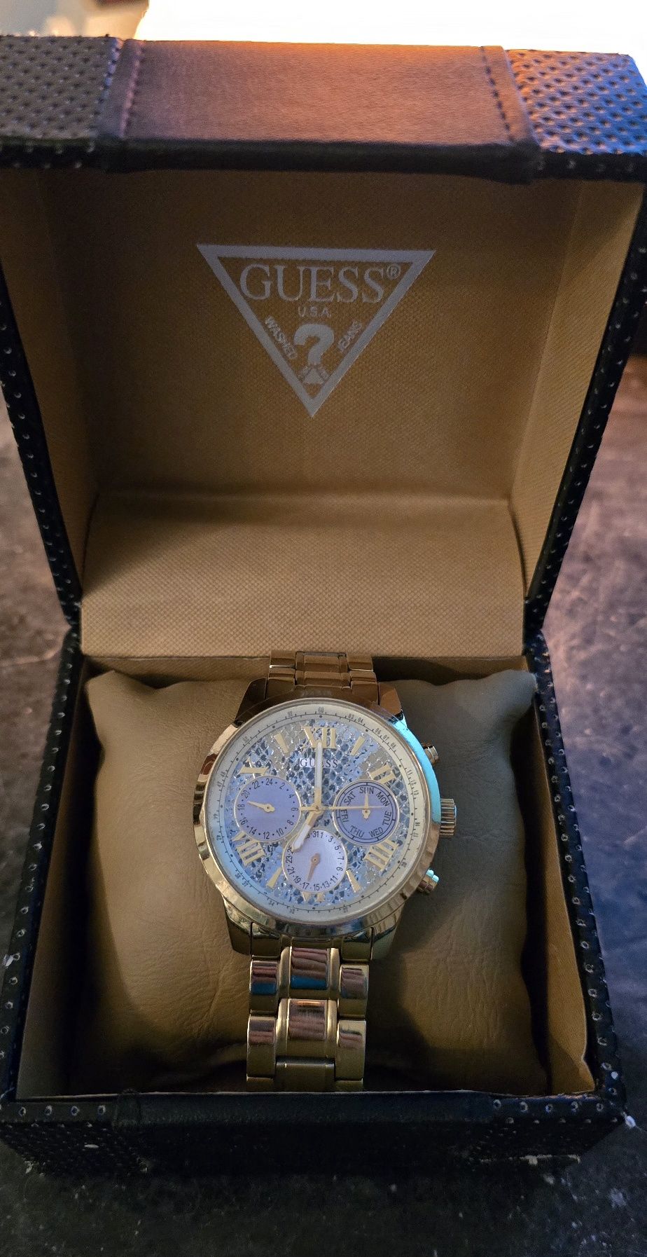 Relógio Dourado Guess Verdadeiro