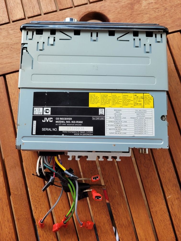 Radio samochodowe JVC model KD-R302, z CD, z kieszenią