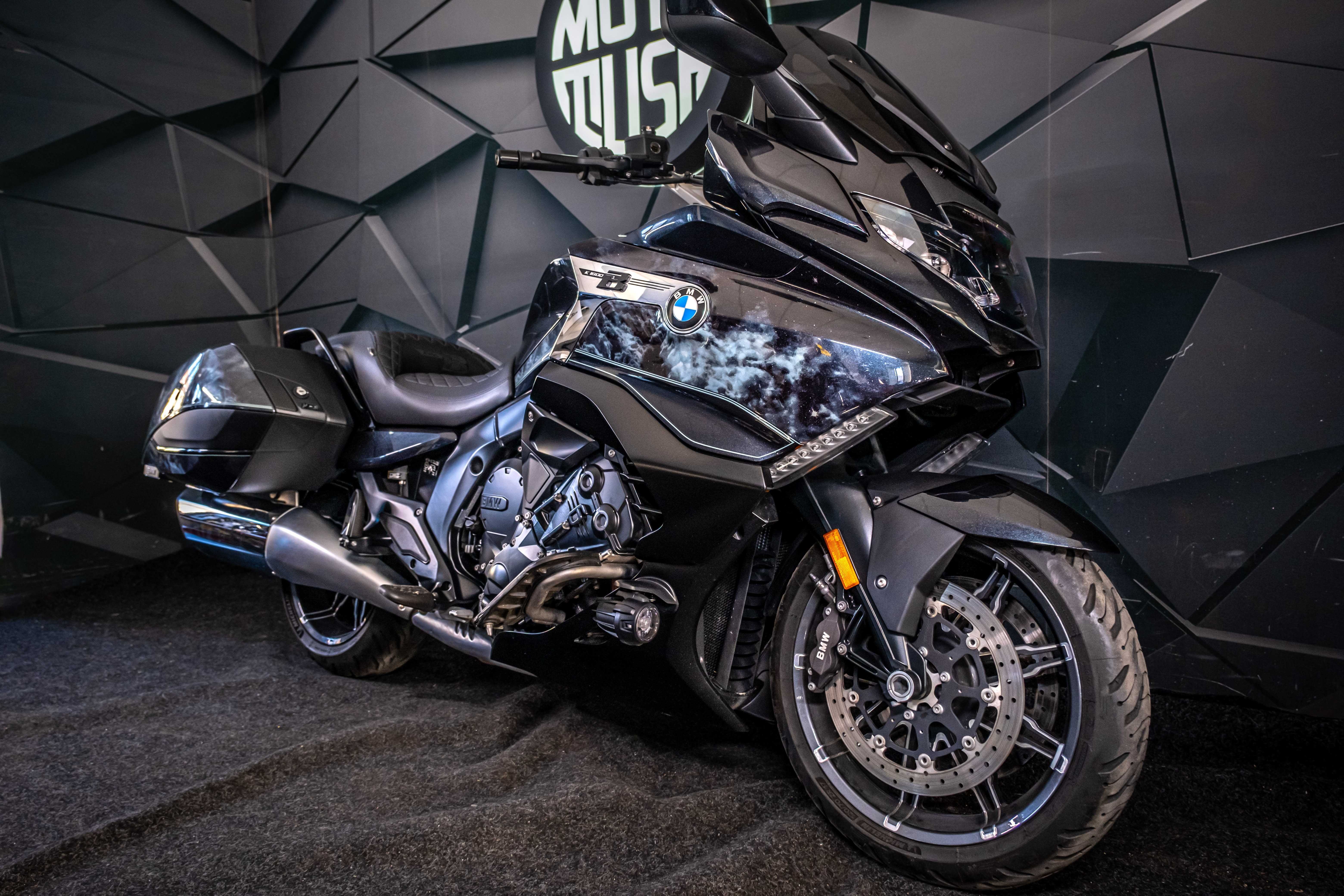BMW K1600 Midnight