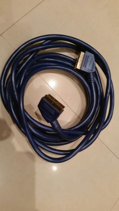 Cabo Scart (BTech Hyperlink total shield O.F.C.) com pontas douradas