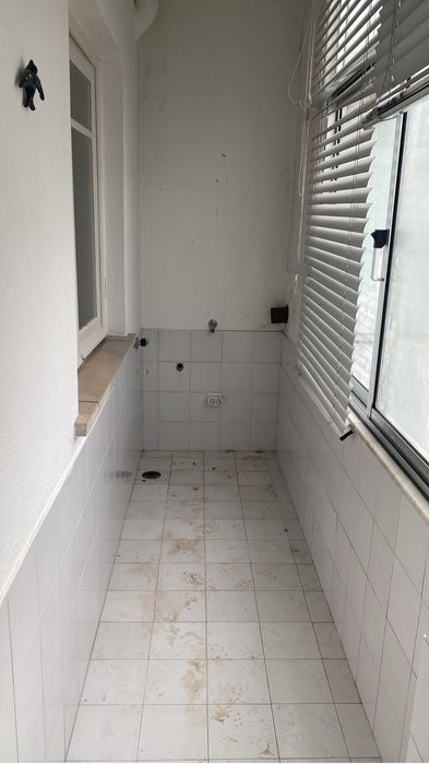 Quarto Alhandra perto da estação, de frente para o rio