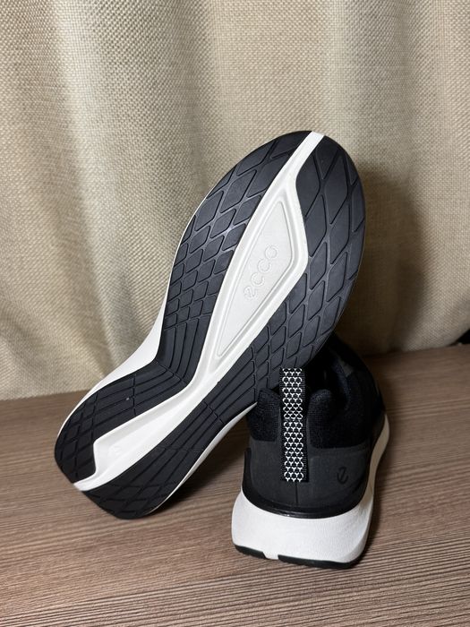 Кроссовки ECCO новые, оригинал