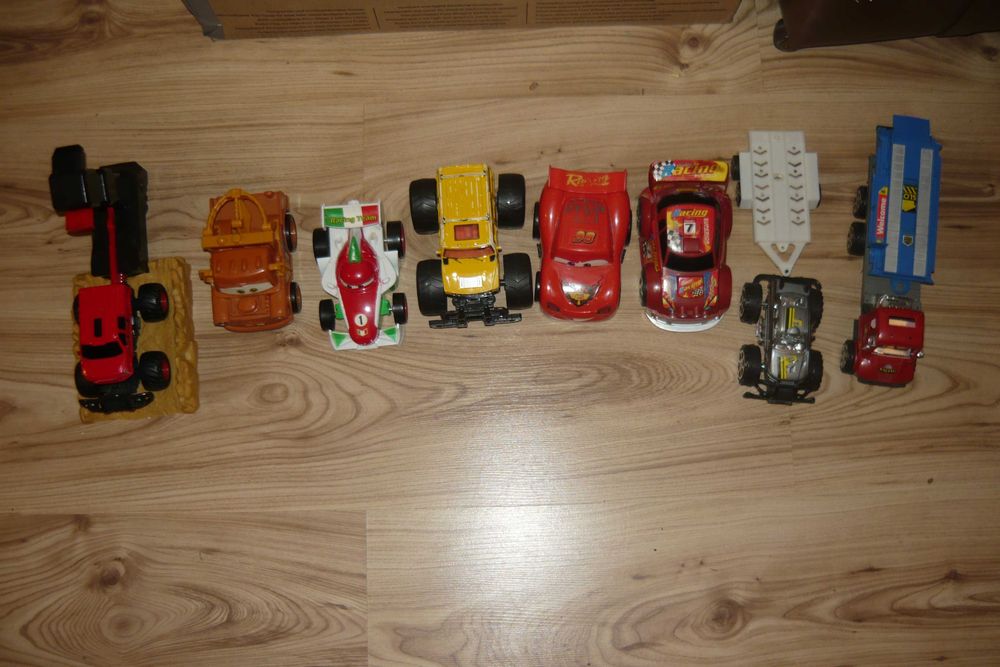 Auta Lawety Samolot Motocykle Traktor helikopter  - Duży zestaw 30szt