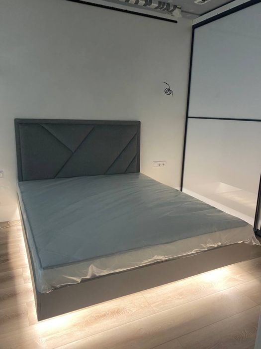 Спинка для ліжка. Мʼка спинка до ліжка