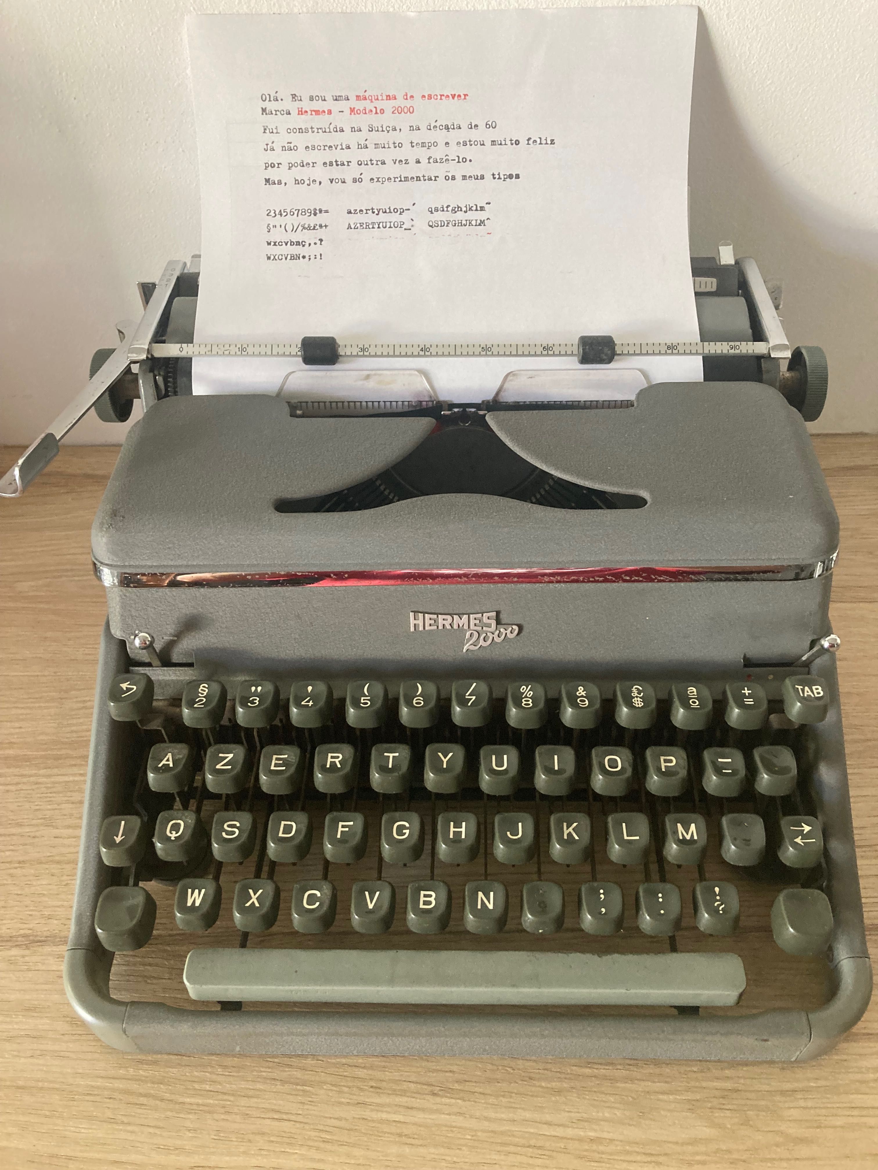 Máquina de escrever  **  Hermes 2000