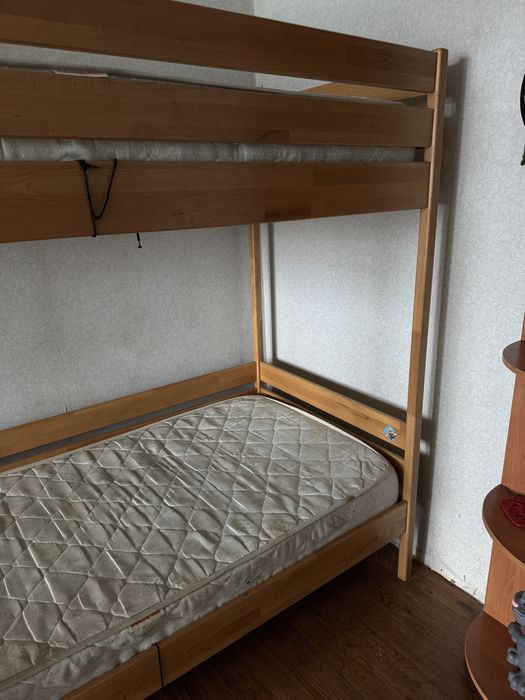 Двухъярусная деревянная кровать 90×200 с матрасами