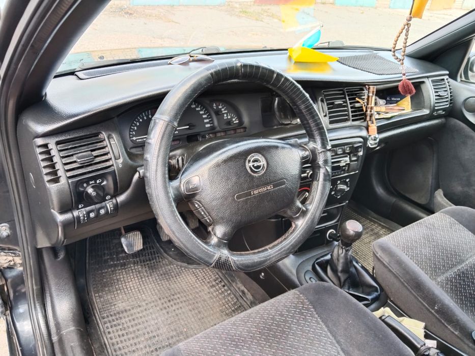 Продам автомобиль Опель Вектора В