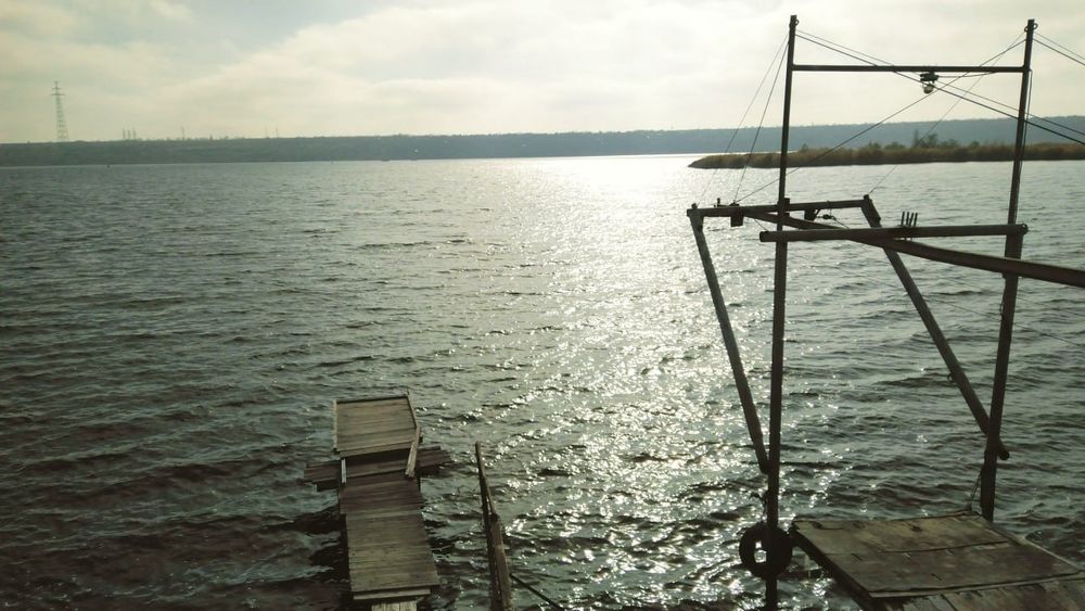 Продается 2 места на 5 Причале у самой воды.