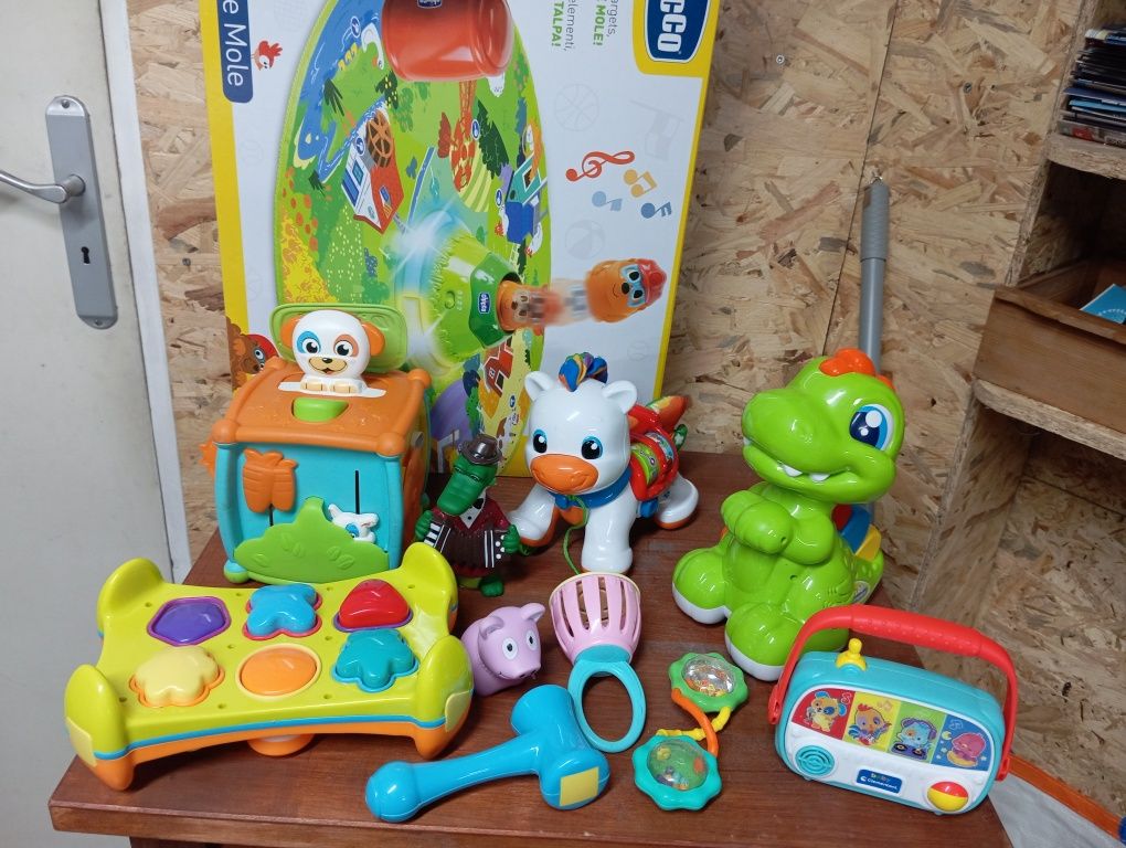 Conjunto de 25 brinquedos variados como novos