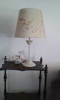 Lampa stołowa Nowa