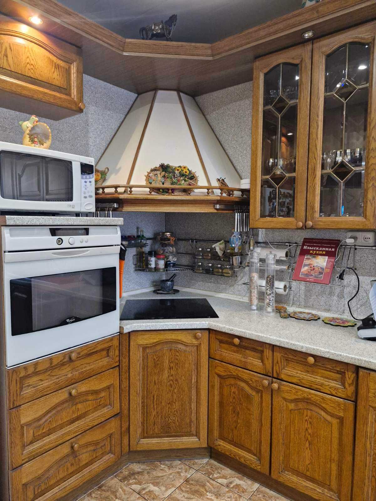 Центр. Продам 3к, 150м2  + паркинг. Дмитриевская,13-а