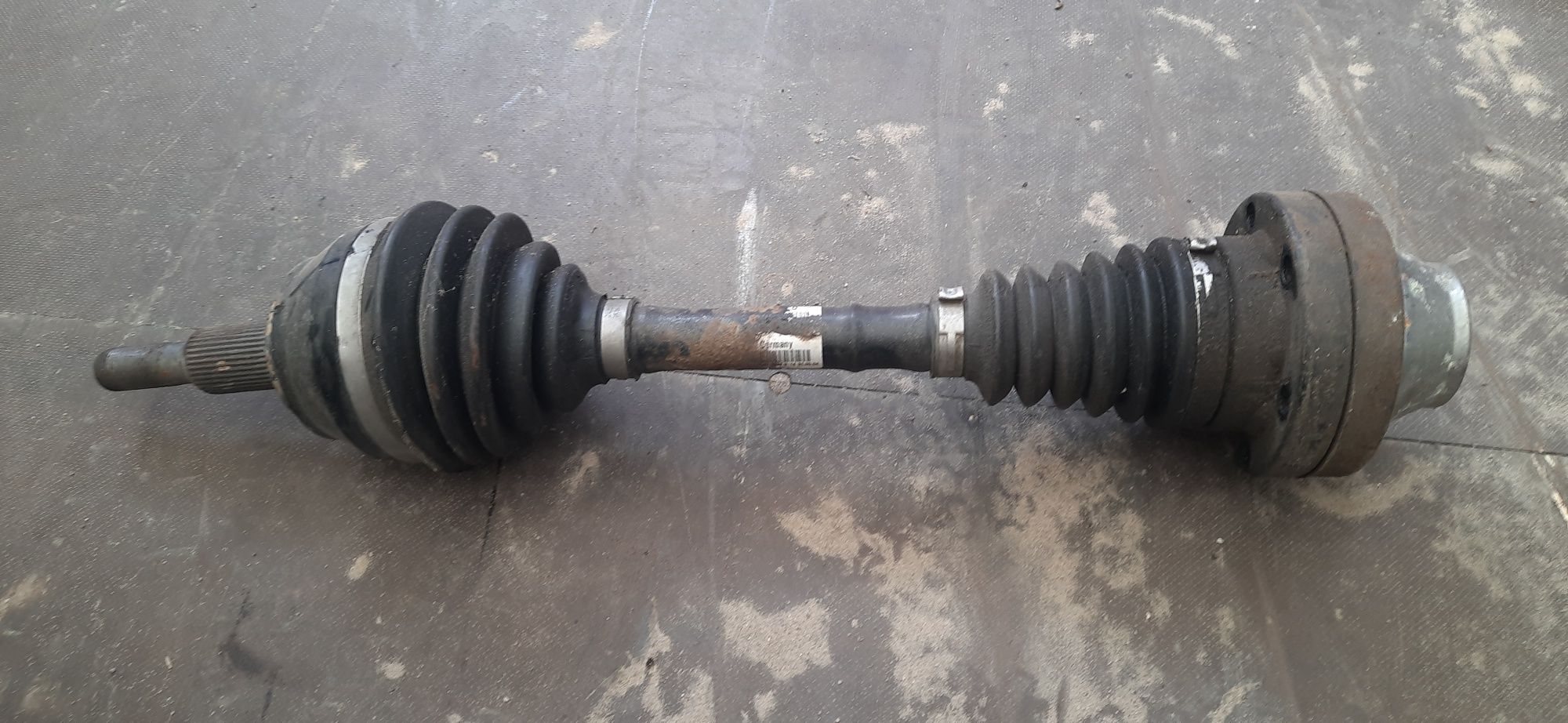 Полуось,СапфаWV Touareg 2.5,3.0,5.0,Запчасти