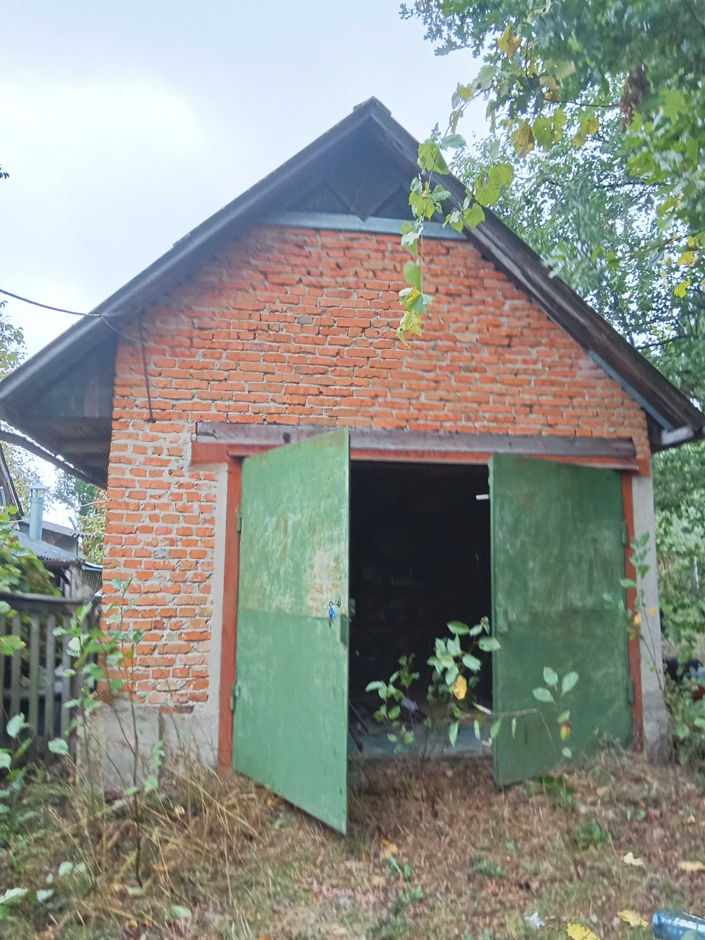с.Бишів, Фастівський (раніше Макарівський) район, житловий будинок