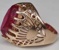 Перстень.Жіноче золоте кольцо з рубіном(корунд) 583 проби СССР