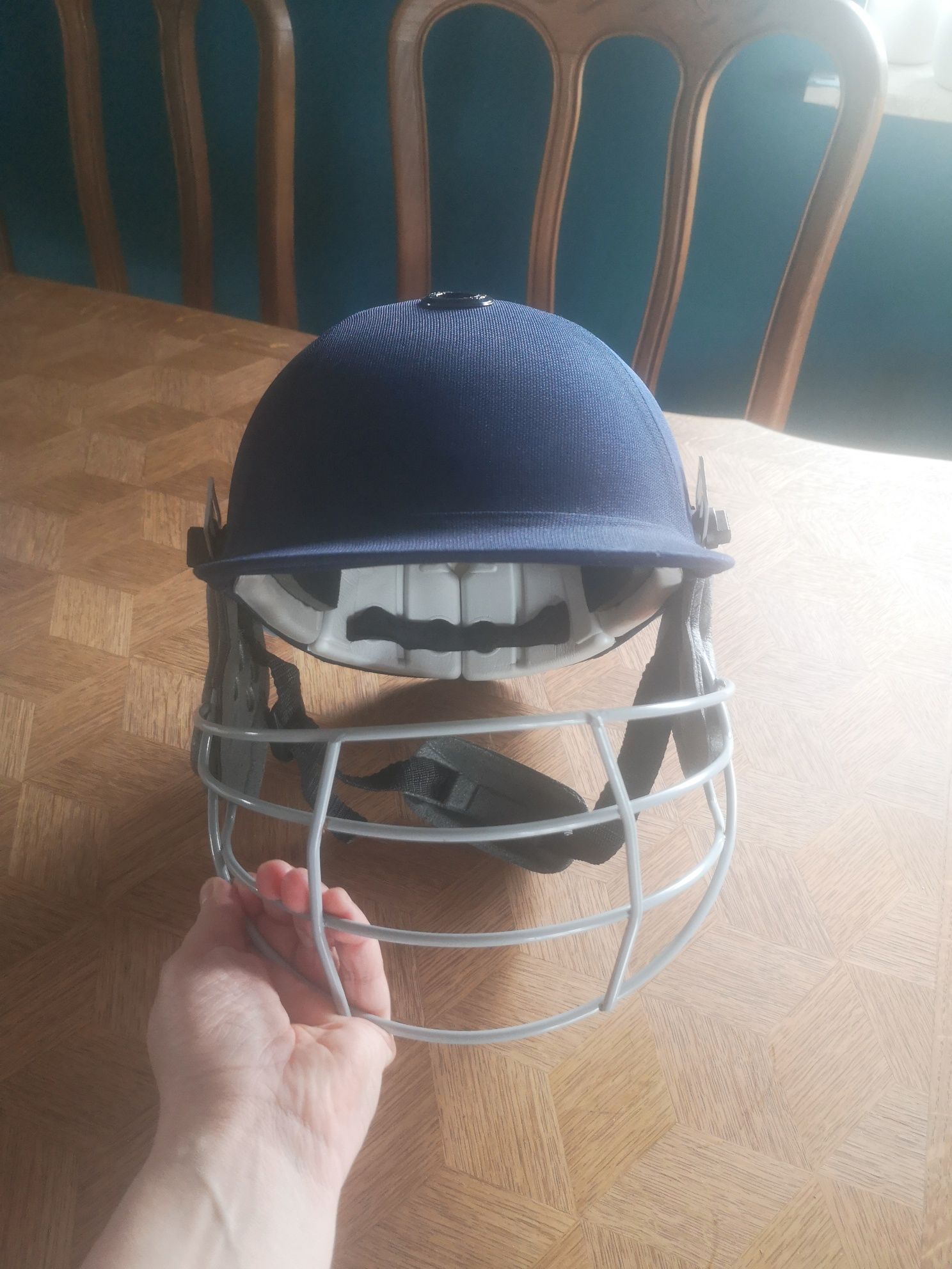 Kask do krykieta uniwwrsalny