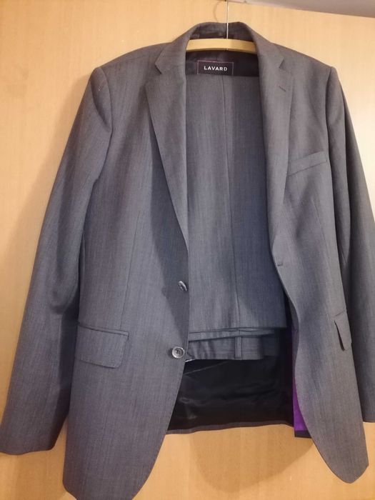 Garnitur męski marki Lavard