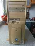 Komputer w obudowie retro. i5 2500K 16GB RAM GTX 460Se SoundBlaster