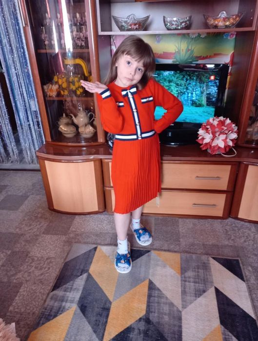 Куртка кожа, плаття, топік.