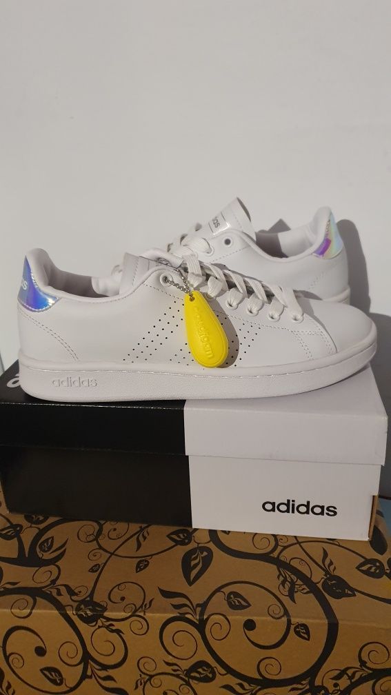 Sneakersy damskie sportowe Adidas Advantage rozmiar 38 wkładka 23.5 cm