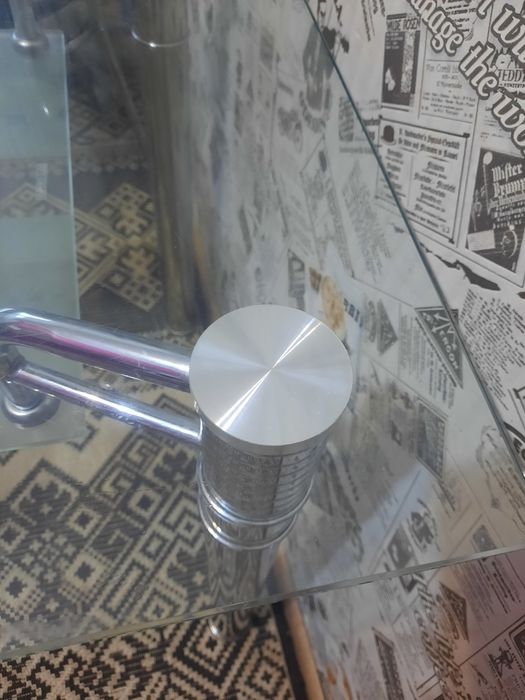 Стіл скляний кухонний