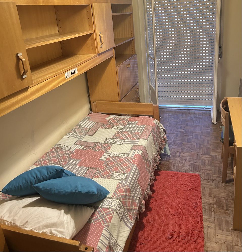 Arenda-se quarto cama solteiro