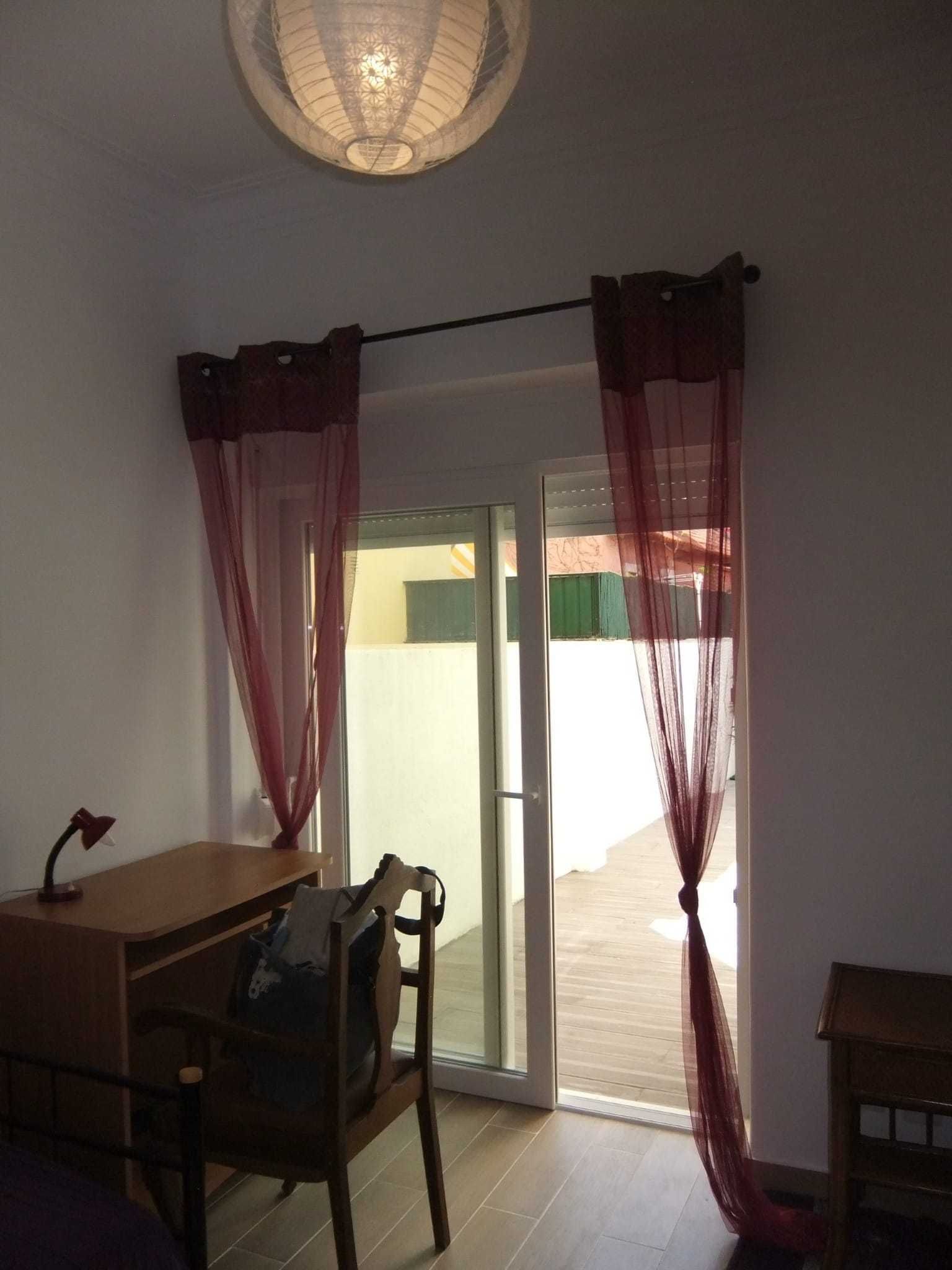 Apartamento T2+1, c/TERRAÇO, r/c, 2 WCs em Algés