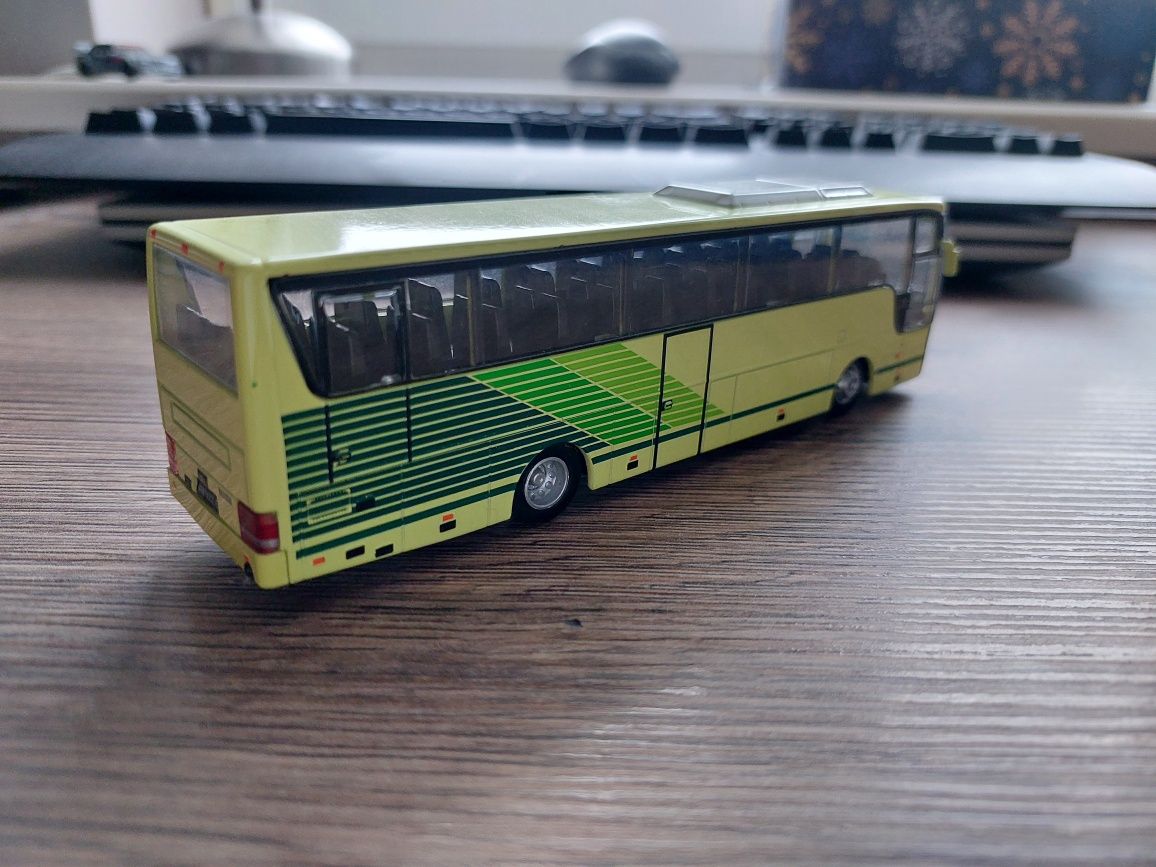 Model VanHool T9 1:72