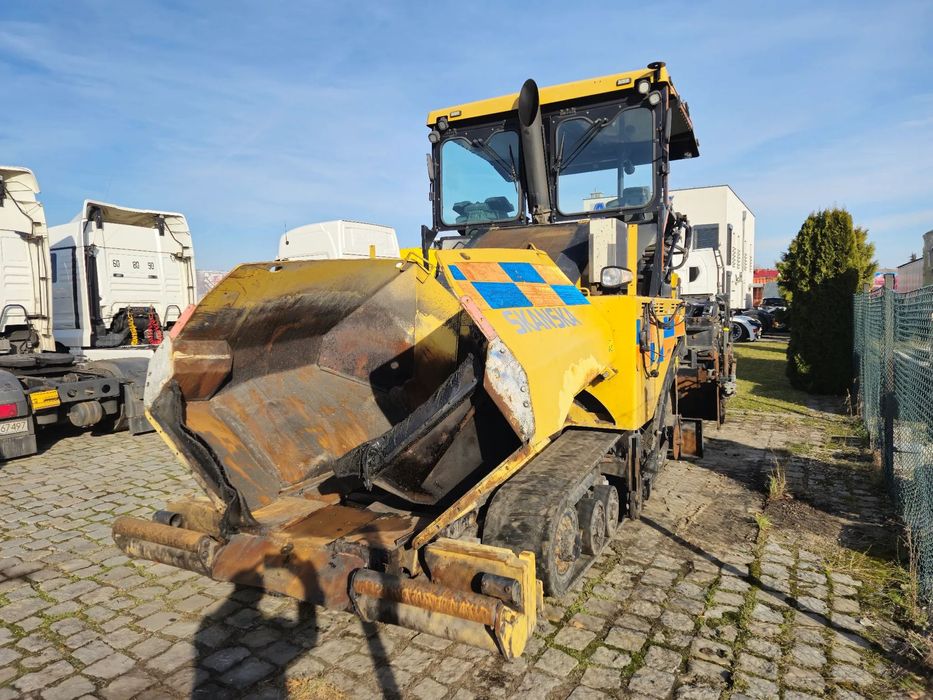 Caterpillar AP 655F  Rozściełacz asfaltu gąsienicowy Caterpillar AP 655 F