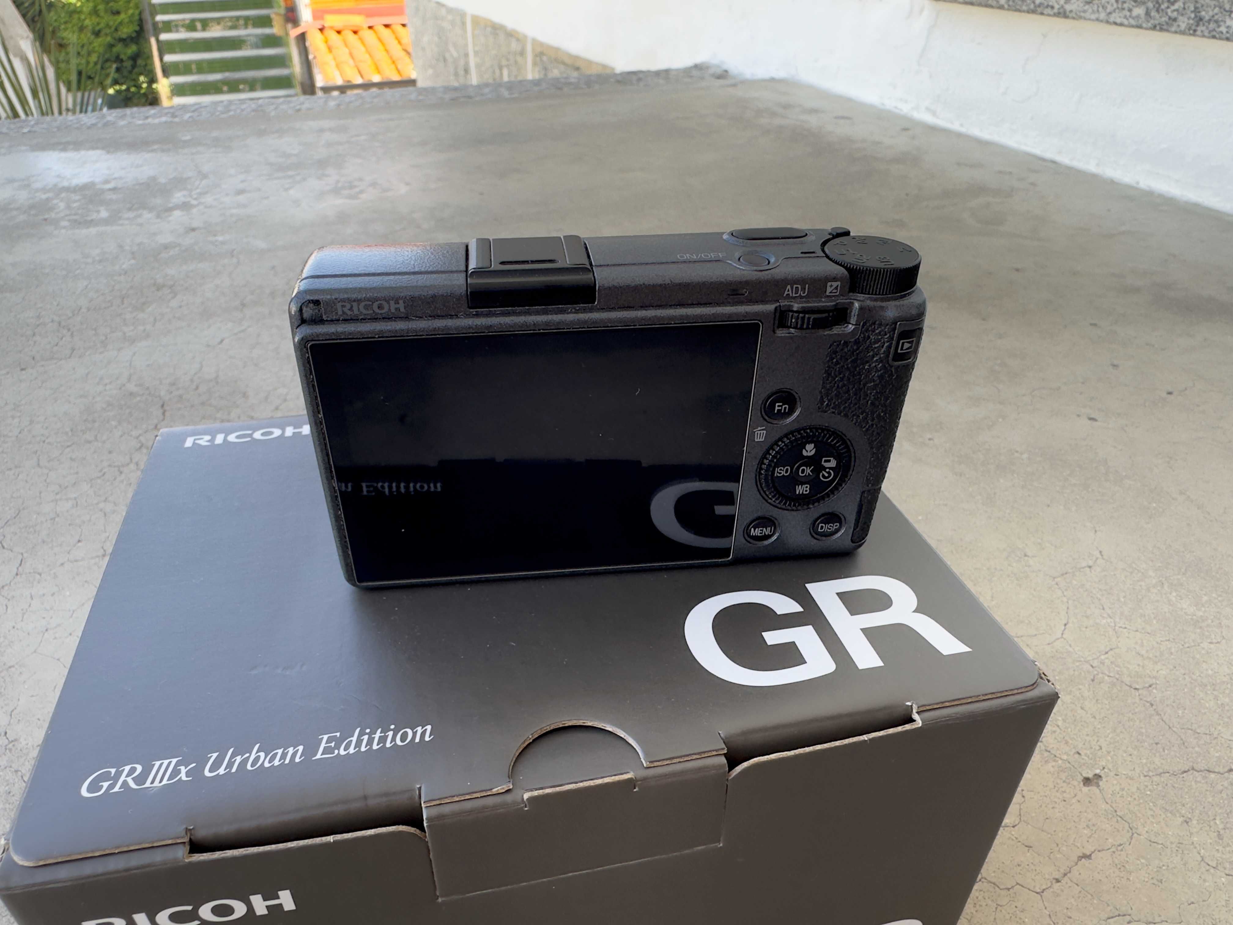 Ricoh GR III X (excelente condição)