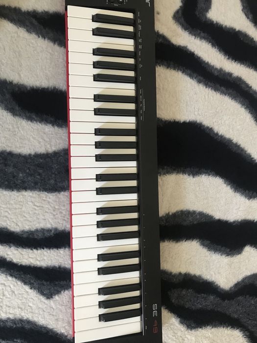 Controlador MIDI USB Nektar SE49