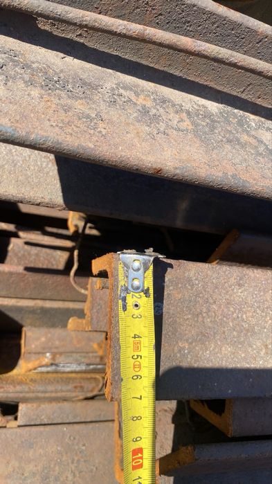 Продам уголок  200 бу